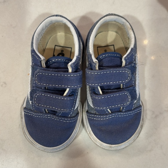 Vans Kids' Old Skool V Sneaker
CANVAS NAVY/ TRUE WHITE, Size 5 Toddler - Picture 4 of 9